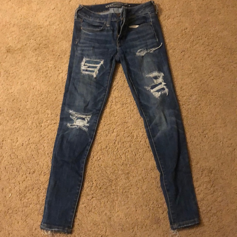 Size 2 short Covered rip American Eagle jeans